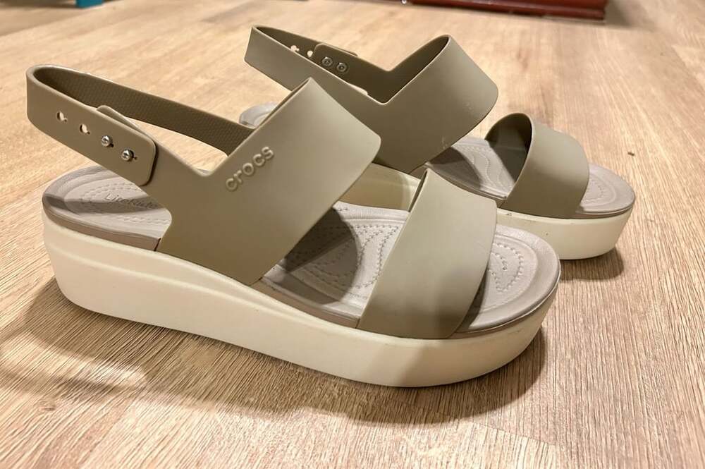 Crocs Brooklyn Low Wedge Platform Sandals Size 10 Khaki/Bone